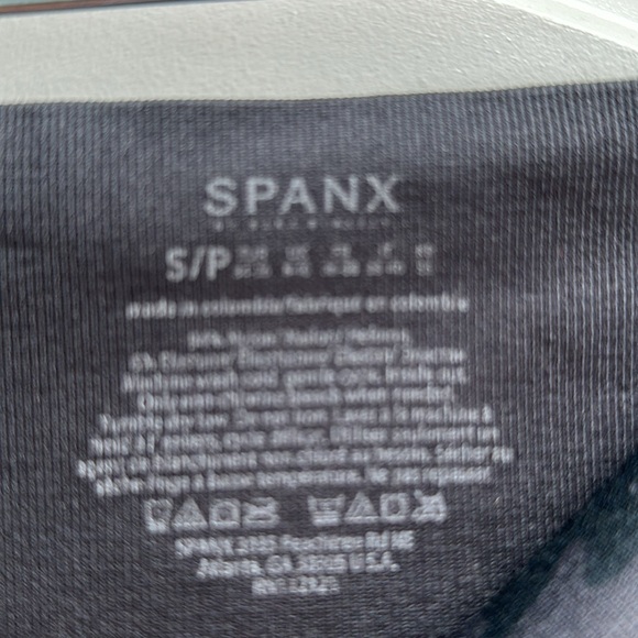 Spanx women’s camo leggings - Picture 5 of 5